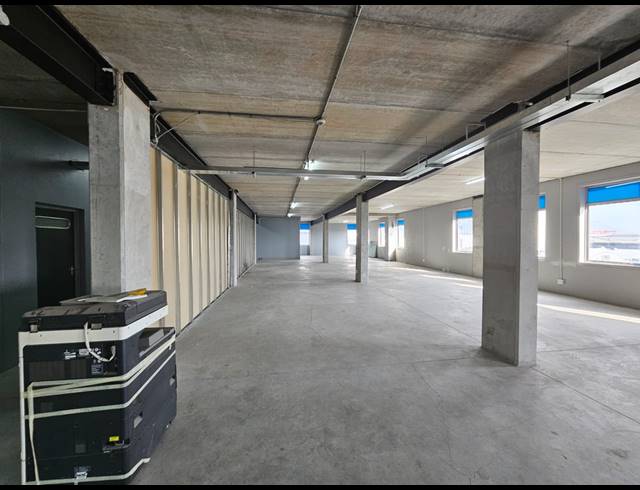638M² OFFICE TO LET IN PAARDEN EILAND